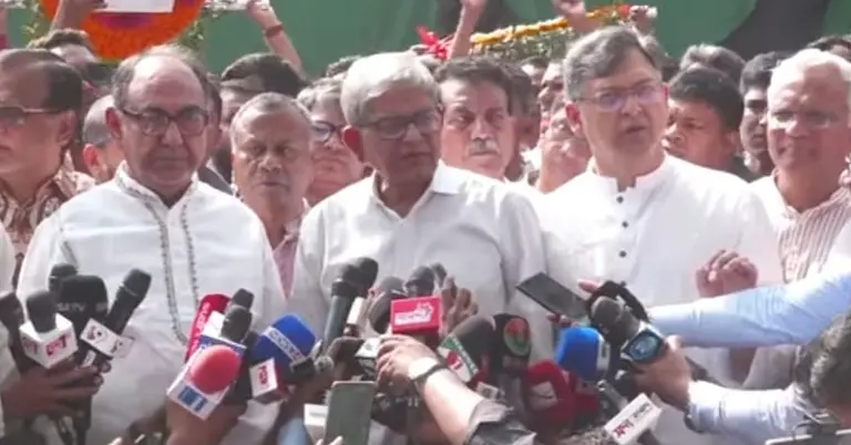 কথা বলছেন ফখরুল